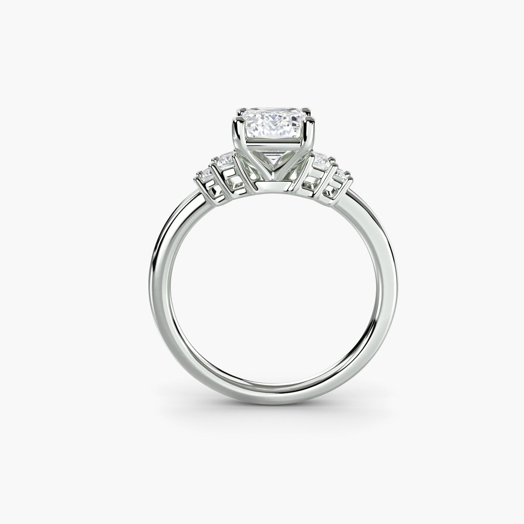 engagement-rings__baguette-accent-solitaire__shape-emerald__gold-white__03_front.jpg